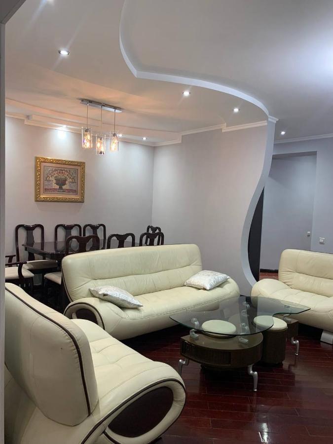 Beautiful Apartments In The Heart Of The City 塔什干 外观 照片