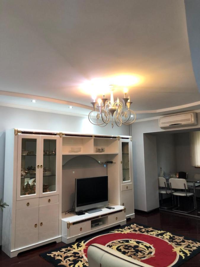 Beautiful Apartments In The Heart Of The City 塔什干 外观 照片